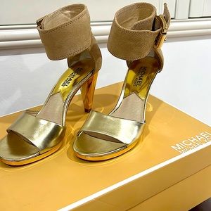 So pretty! Shimmery gold heels. Treat Yourself! 💖 Authentic Michael Kors.